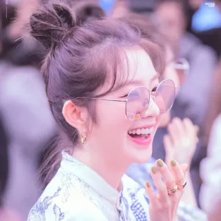 🦢 mujer, sonriendo, gafas, feliz, persona, retrato telegram sticker