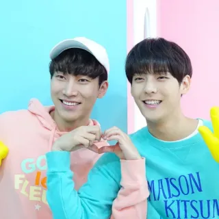 🧨 persone, amici, sorridente, casual, coreano telegram sticker