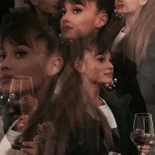 😶 Ariana Grande Ariana Grande, Sängerin, Porträt, Wein, Popstar whatsapp sticker