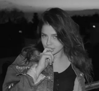 🥀 Emptyw женщина, девушка, портрет, черно-белое, человек, женский telegram sticker