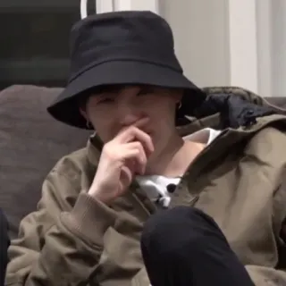 🦚 person, hat, bucket hat, kpop, man telegram sticker