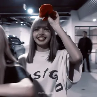 🎧 Lisa K-pop, Ídolo, Celebridad, Música, Mujer, Retrato whatsapp sticker