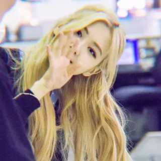🍵 gesto de mão, cabelo loiro, mulher, dedo do meio telegram sticker