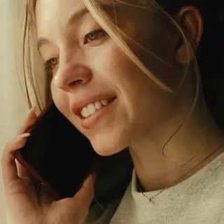 💉 portrait, woman, phone, actress, blonde telegram sticker