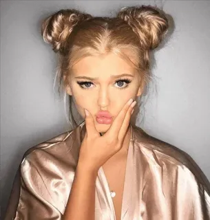 🌸 woman, girl, portrait, blonde, hairstyle, selfie whatsapp sticker