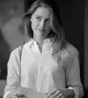 ⚜ Amber Heard นักแสดง, ภาพเหมือน, ผู้หญิง, คนดัง, ขาวดำ telegram sticker