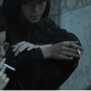🚬 喫煙, タバコ, ティーンエイジャー, 屋内, 暗い, タバコ telegram sticker