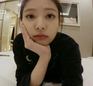 😕 Jennie Kim kpop, cantora, celebridade, retrato, mulher, asiática, jennie, blackpink whatsapp sticker