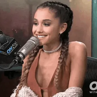 🌿 Ariana Grande musicien, chanteur, célébrité, souriant whatsapp sticker