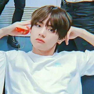 😒 kpop, v, taehyung, bts, idole, chanteur, portrait telegram sticker