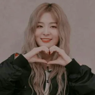 💘 woman, girl, heart, love, kpop, female, smile telegram sticker