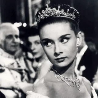 ➿ Audrey Hepburn Audrey Hepburn, Atriz, Celebridade, Tiara, Retrato, Clássico, Preto e Branco telegram sticker