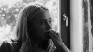 🖤 @LADL_GIF mujer, triste, ventana, monocromo, blanco y negro, retrato telegram sticker