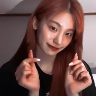 💋 k-pop, idol, phụ nữ, yeji, trái tim ngón tay, chân dung telegram sticker