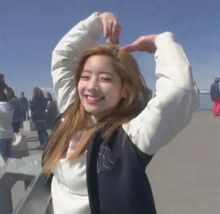 🤍 woman, smiling, heart gesture, blonde hair, kpop, dahyun whatsapp sticker