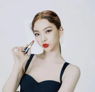 🌸 여자, 립스틱, 뷰티, 메이크업, 빨간 립스틱, 화장품 telegram sticker