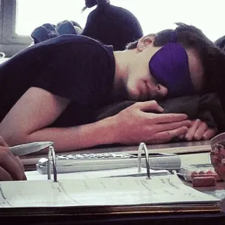 😪 dormindo, estudante, escrivaninha, calculadora, máscara de olho, cansado, fichário, estudo, soneca telegram sticker