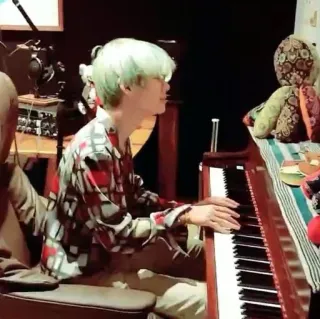 🎹 persona, pianoforte, musica, musicista, strumento, tastiera telegram sticker