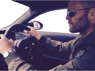 👍 Jason Statham attore, uomo, guida, auto, occhiali da sole telegram sticker