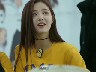 🌩 4조 koreański, kobieta, dziewczyna, rozrywka, moda whatsapp sticker