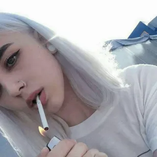 🚬 女人, 香烟, 打火机, 吸烟, 肖像, 女孩 telegram sticker
