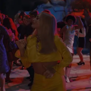 💃 femme, danse, tenue jaune, fête, gens, nuit whatsapp sticker