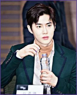 📍 hombre, retrato, botella de agua, asiático, coreano telegram sticker
