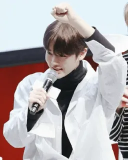 🌦 man, microphone, person, portrait, singer, event telegram sticker