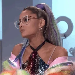 🍸 Ariana Grande persoon, beroemdheid, zanger, bril, vrouw, portret whatsapp sticker