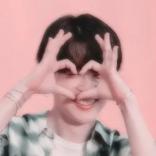 😍 cuore, mani, amore, persona, sorriso telegram sticker