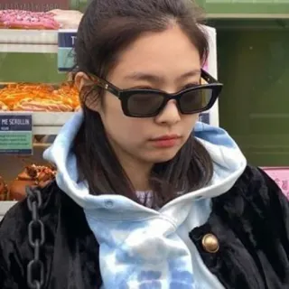 😤 ME SCROLLIN whatsapp sticker