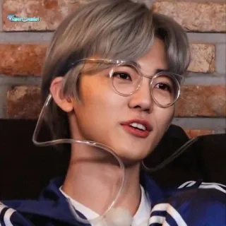 🧺 Ocean Seeker Person, Brille, Mann, Koreanisch, Idol, Graue Haare whatsapp sticker