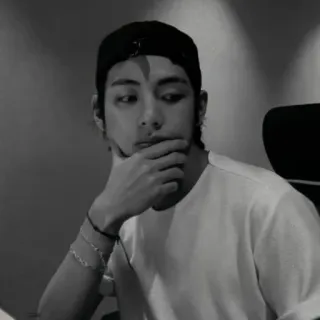 🎲 V person, male, kpop, v, bts, singer, music telegram sticker