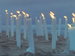 🕯️ candele, spiaggia, memoriale, fiamme, luce, lutto telegram sticker