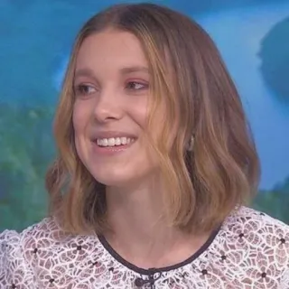 🥡 Millie Bobby Brown актриса, знаменитость, Милли Бобби Браун, портрет, блондинка, улыбка telegram sticker