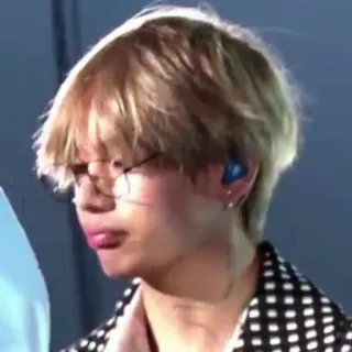 🕸 V K-поп, певец, очки, блондин, красивый, Ви, BTS telegram sticker