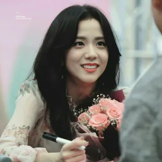 💙 Jisoo K-pop, Blackpink, Jisoo, chanteuse, idole, fleurs, portrait telegram sticker