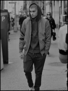 🔛 Zayn Malik 男性, パーカー, ストリート, 都会, カジュアル, ポートレート, 有名人 telegram sticker