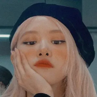 😐 femme, fille, portrait, cheveux roses, béret, mignon, beauté telegram sticker