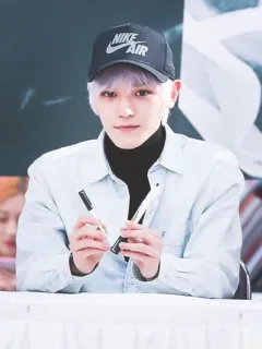 💮 NIKE AIR persona, uomo, kpop, cappello, nike air, celebrità telegram sticker