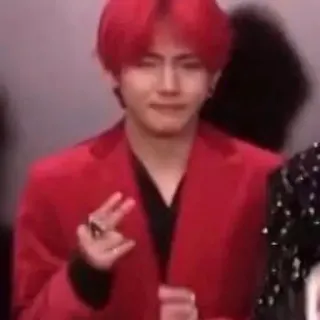 🏁 V V, BTS, K-Pop, Koreanischer Sänger, Rote Haare, Roter Anzug, Fingergeste, Idol telegram sticker