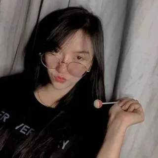 ❤️ ผู้หญิง, แว่นตา, อมยิ้ม, ภาพเหมือน, คน, หวาน, อาหาร telegram sticker