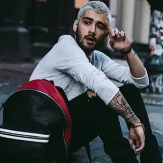 ☘ Zayn Malik 有名人, 人物, 歌手, ポートレート, 男性, 男, リュック, スタイル, ファッション telegram sticker