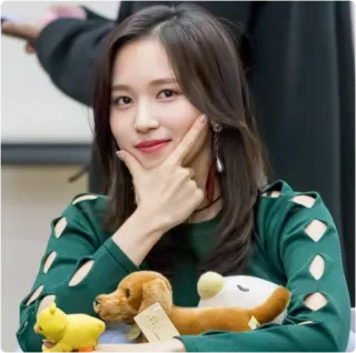 😏 donna, Mina, kpop, celebrità, abito verde, ritratto, giocattolo, coreano telegram sticker