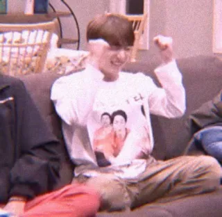 🥳 다 man, couch, korean, photo, k-pop, cheerful whatsapp sticker