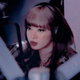 🎶 Lisa リサ, KPOP, 歌手, BLACKPINK, 音楽, アイドル telegram sticker