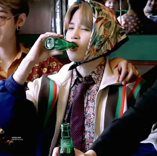 🍹 Jimin kpop, bts, 가수, 아이돌, 음주 whatsapp sticker