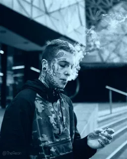 🚬 uomo, fumare, tatuaggio, orecchini, ritratto, sigaretta telegram sticker