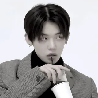 🍦 คน, ภาพเหมือน, เครื่องดื่ม, ผู้ชาย, kpop telegram sticker
