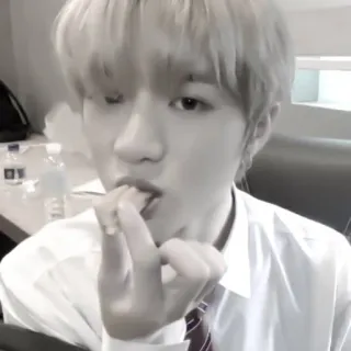 🥠 whatsapp sticker